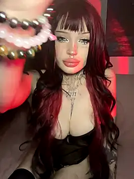 madelinexx online show from 10-28-25, 05:37