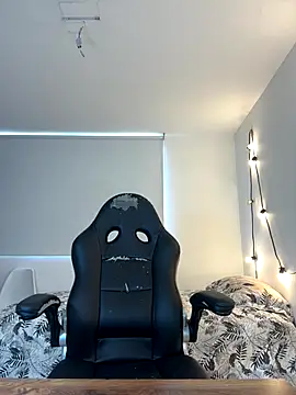 Snapshot of Elizabeth_Dupont chatting on 11-25-25, 07:25 Elizabeth Dupont online show from 11-25-25, 07:25