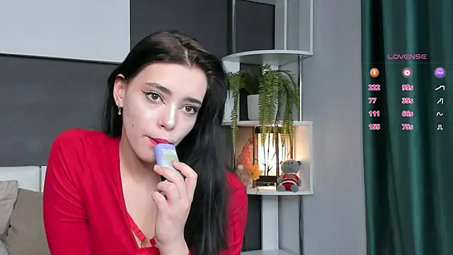 Snapshot of WildaBendell chatting on 01-19-25, 10:17 WildaBendell online show from 01-19-25, 10:17