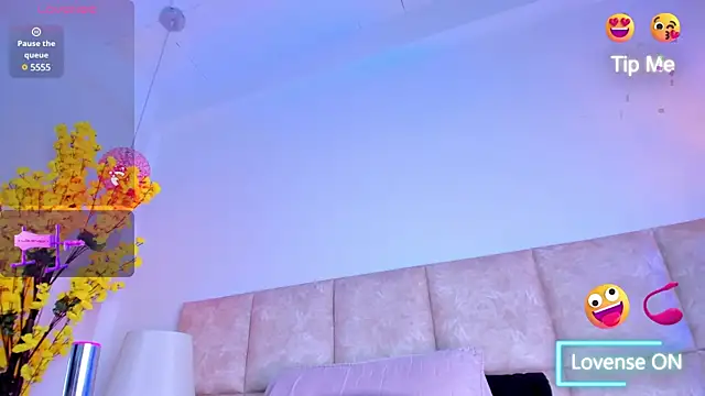 Snapshot of KimVelezz chatting on 02-27-25, 08:20 KimVelezz online show from 02-27-25, 08:20