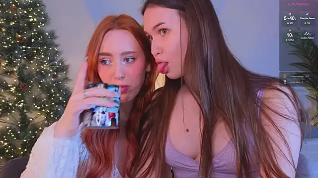 Roxie Mils online show from 12-22-24, 03:33