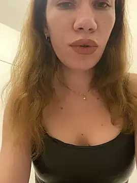 Snapshot of EvaRush chatting on 12-10-24, 10:05 EvaRush online show from 12-10-24, 10:05