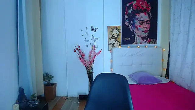 Snapshot of vane_19 chatting on 02-06-25, 01:10 vane 19 online show from 02-06-25, 01:10