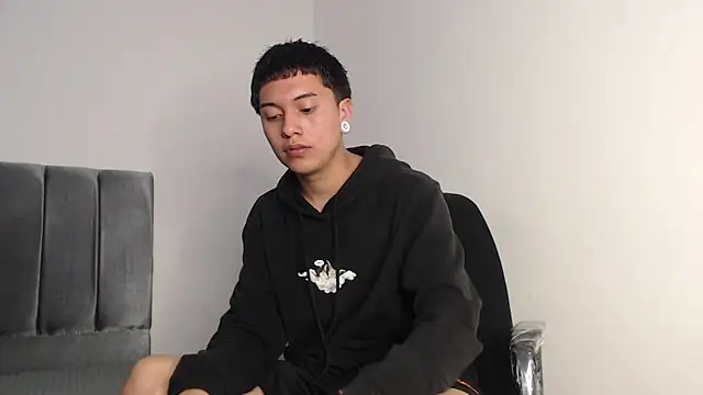 alex-lover online show from 12-19-25, 12:17