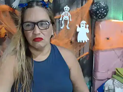 Snapshot of mom_son_dirty chatting on 10-23-25, 10:41 mom son dirty online show from 10-23-25, 10:41