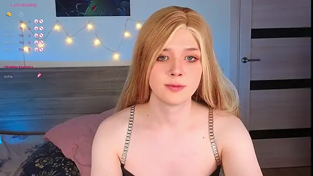  yourFoxy  online show from 01-05-26, 05:27