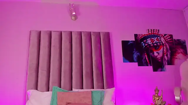 Isabella Flowers online show from 04-19-26, 08:02