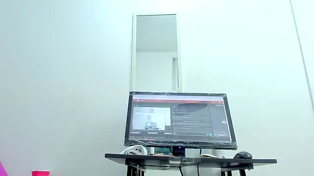 Snapshot of Dalia_20 chatting on 02-19-25, 06:33 Dalia 20 online show from 02-19-25, 06:33