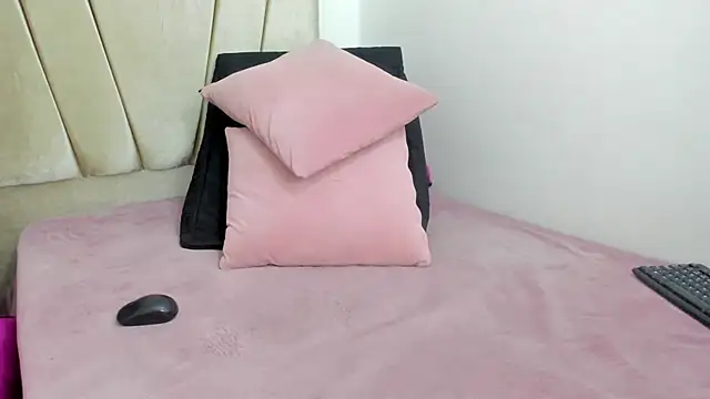 Snapshot of Dalia_20 chatting on 02-28-25, 02:53 Dalia 20 online show from 02-28-25, 02:53