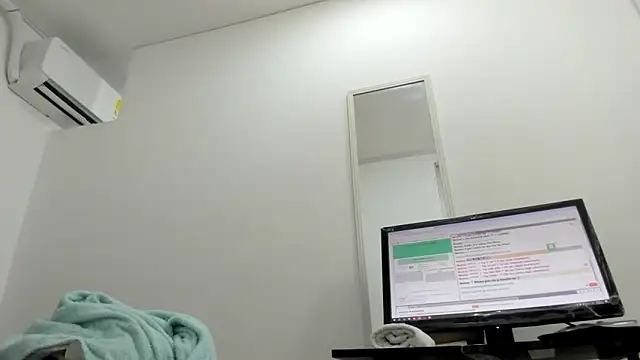 Snapshot of Dalia_20 chatting on 09-11-25, 11:38 Dalia 20 online show from 09-11-25, 11:38