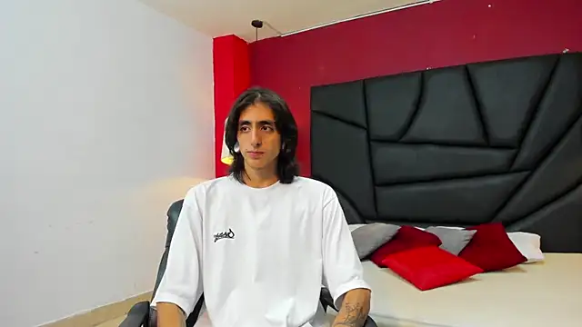 Snapshot of Matthew_Dixonn chatting on 12-12-24, 03:43 Matthew Dixonn online show from 12-12-24, 03:43