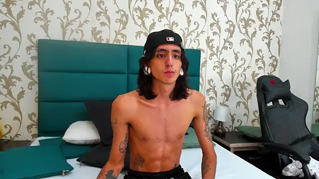 Snapshot of Matthew_Dixonn chatting on 12-30-24, 06:31 Matthew Dixonn online show from 12-30-24, 06:31