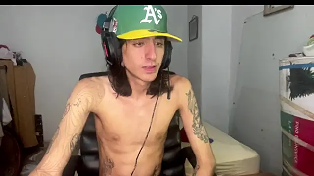 Snapshot of Matthew_Dixonn chatting on 01-23-25, 05:13 Matthew Dixonn online show from 01-23-25, 05:13