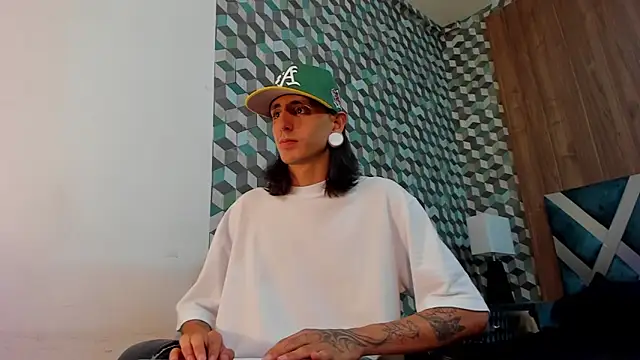 Snapshot of Matthew_Dixonn chatting on 01-27-25, 01:16 Matthew Dixonn online show from 01-27-25, 01:16