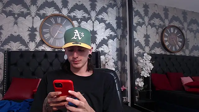 Snapshot of Matthew_Dixonn chatting on 01-29-25, 11:46 Matthew Dixonn online show from 01-29-25, 11:46