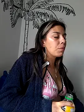 Snapshot of Sweel_Leyva18 chatting on 12-05-24, 06:22 Sweel Leyva18 online show from 12-05-24, 06:22