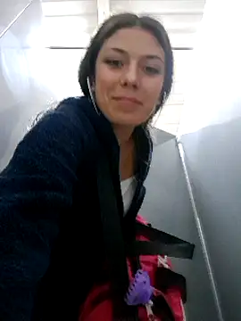 Snapshot of Sweel_Leyva18 chatting on 12-31-24, 12:32 Sweel Leyva18 online show from 12-31-24, 12:32