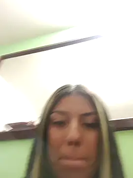 Snapshot of Sweel_Leyva18 chatting on 01-26-25, 06:59 Sweel Leyva18 online show from 01-26-25, 06:59