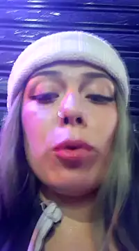 Snapshot of Sweel_Leyva18 chatting on 03-16-25, 03:04 Sweel Leyva18 online show from 03-16-25, 03:04