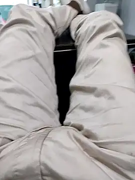 Snapshot of Sid4Sex chatting on 09-18-25, 07:21 Sid4Sex online show from 09-18-25, 07:21