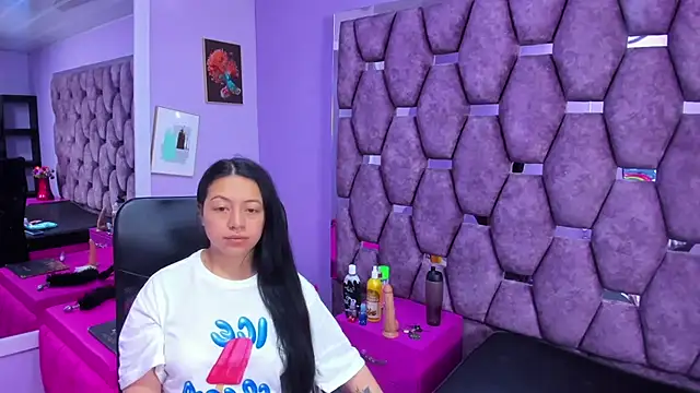 Snapshot of slut_anal_ chatting on 01-07-25, 01:35 slut anal online show from 01-07-25, 01:35