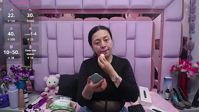 Snapshot of slut_anal_ chatting on 09-20-25, 08:43 slut anal online show from 09-20-25, 08:43