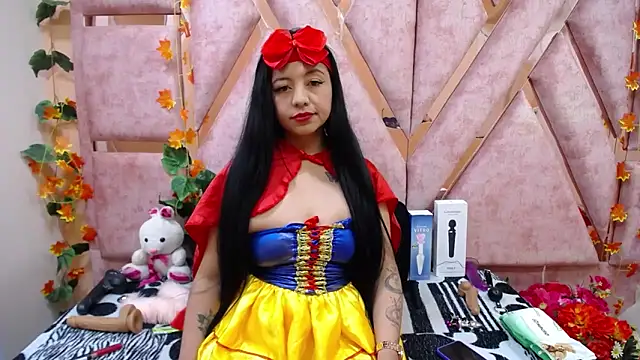 Snapshot of slut_anal_ chatting on 10-23-25, 09:46 slut anal online show from 10-23-25, 09:46