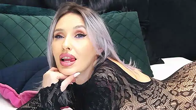 IssaSmith online show from 02-09-25, 11:14