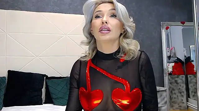 IssaSmith online show from 01-11-26, 04:01