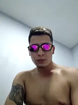 Comepussys online show from 04-30-26, 09:08
