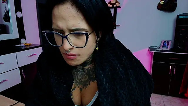 TinnaDawsom online show from 01-22-25, 05:16