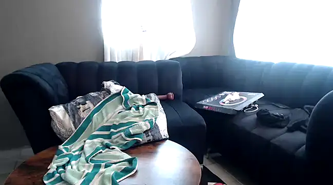 Foxybrownxx1 online show from 03-19-25, 09:38