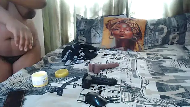 Foxybrownxx1 online show from 10-21-25, 06:14