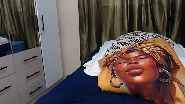 Foxybrownxx1 online show from 11-21-25, 08:29