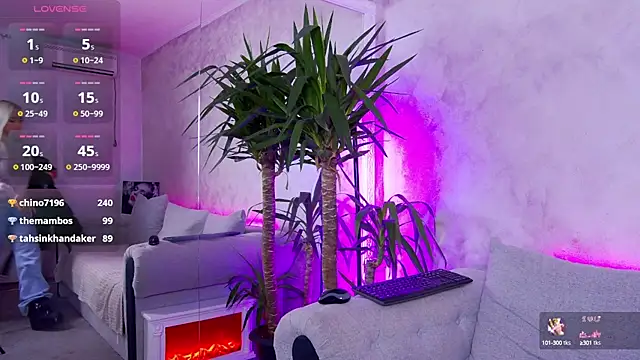 Snapshot of BambiAndAyline chatting on 12-09-24, 04:12 BambiAndAyline online show from 12-09-24, 04:12