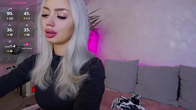 Snapshot of BambiAndAyline chatting on 01-16-25, 04:07 BambiAndAyline online show from 01-16-25, 04:07