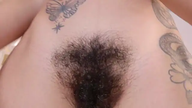 Snapshot of hairy_samantha chatting on 01-19-25, 07:15 hairy samantha online show from 01-19-25, 07:15