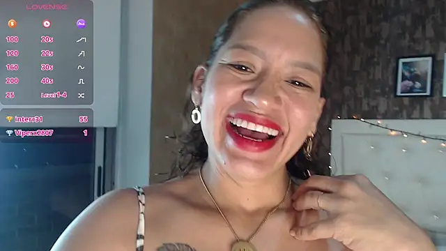 Snapshot of samantha__karolstone chatting on 12-22-24, 05:34 samantha karolstone online show from 12-22-24, 05:34