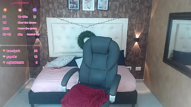 Snapshot of samantha__karolstone chatting on 12-30-24, 09:50 samantha karolstone online show from 12-30-24, 09:50