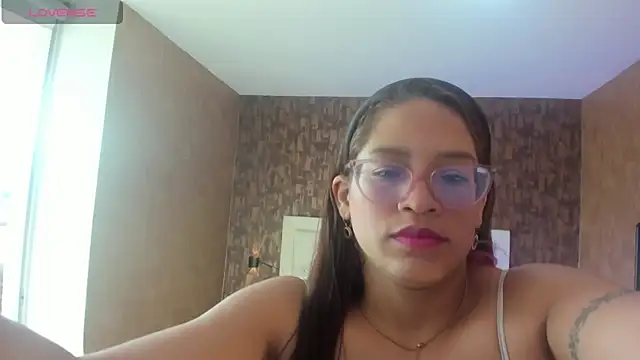 Snapshot of samantha__karolstone chatting on 01-29-25, 09:17 samantha karolstone online show from 01-29-25, 09:17