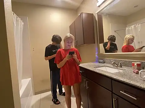 Snapshot of girlfriendmissy chatting on 12-08-24, 08:58 girlfriendmissy online show from 12-08-24, 08:58