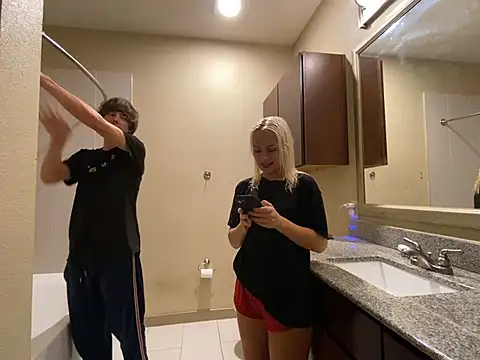 Snapshot of girlfriendmissy chatting on 12-24-24, 05:55 girlfriendmissy online show from 12-24-24, 05:55