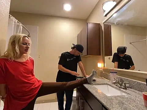 Snapshot of girlfriendmissy chatting on 01-07-25, 10:08 girlfriendmissy online show from 01-07-25, 10:08