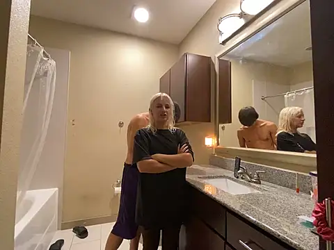 Snapshot of girlfriendmissy chatting on 01-15-25, 11:08 girlfriendmissy online show from 01-15-25, 11:08