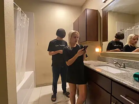 Snapshot of girlfriendmissy chatting on 01-31-25, 02:04 girlfriendmissy online show from 01-31-25, 02:04