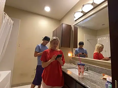 Snapshot of girlfriendmissy chatting on 02-13-25, 08:55 girlfriendmissy online show from 02-13-25, 08:55