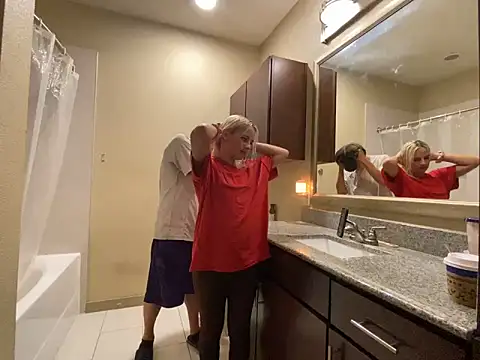 Snapshot of girlfriendmissy chatting on 02-21-25, 10:59 girlfriendmissy online show from 02-21-25, 10:59