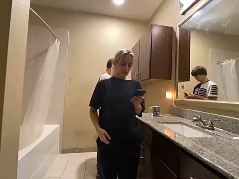 Snapshot of girlfriendmissy chatting on 02-23-25, 08:44 girlfriendmissy online show from 02-23-25, 08:44