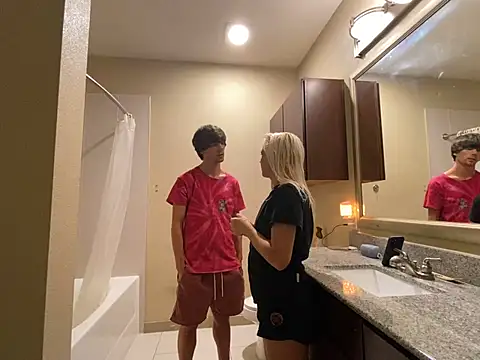 Snapshot of girlfriendmissy chatting on 03-05-25, 10:32 girlfriendmissy online show from 03-05-25, 10:32