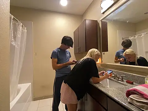 Snapshot of girlfriendmissy chatting on 03-14-25, 09:43 girlfriendmissy online show from 03-14-25, 09:43